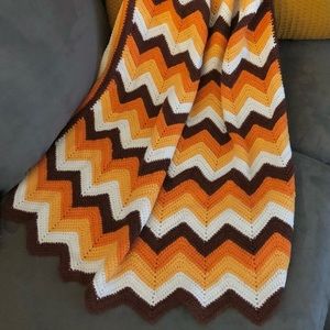 Vintage 1970s retro zigzag knitted Afghan blanket